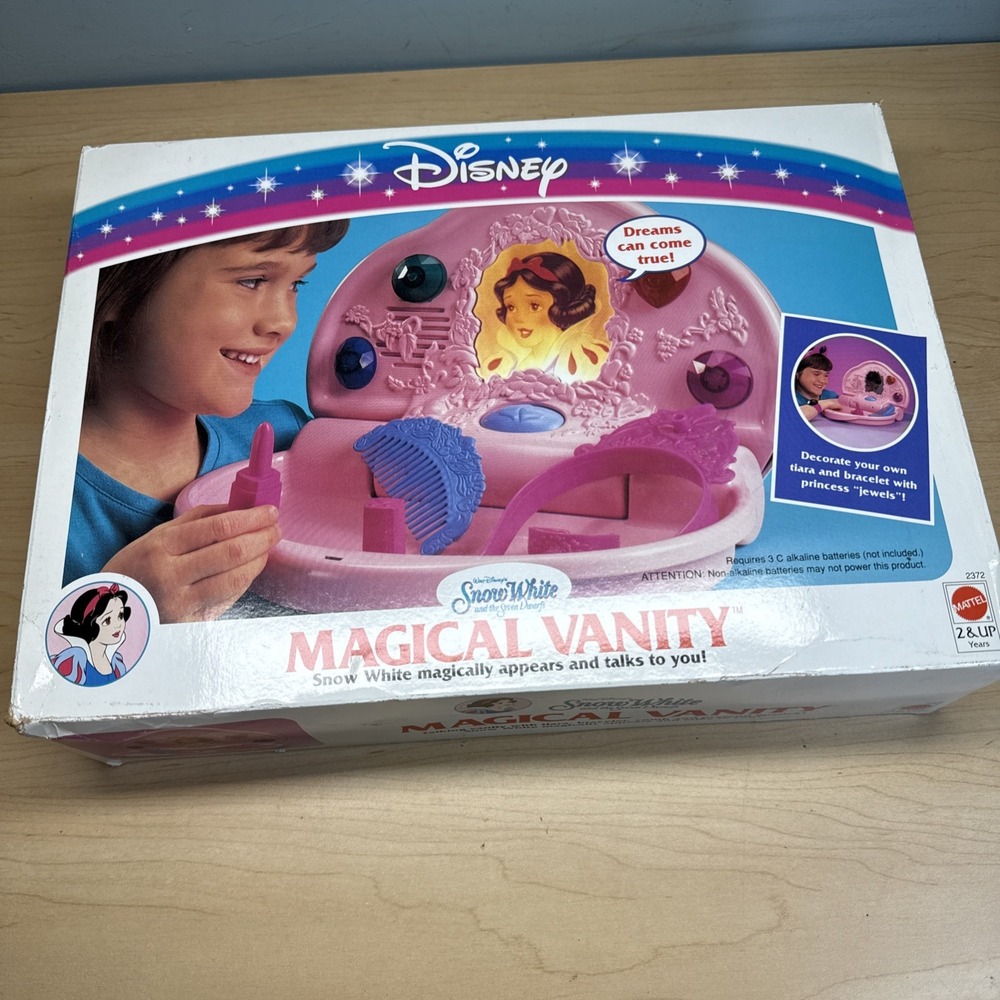 1993 Disney SNOW WHITE:MAGICAL VANITY NIB BY MATTEL /NO.2372